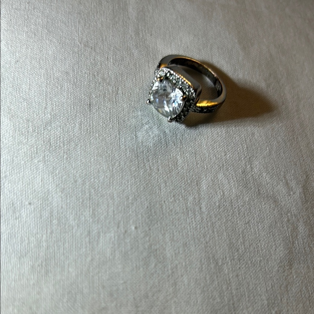 Elegant Silver Ring with Clear Gemstone